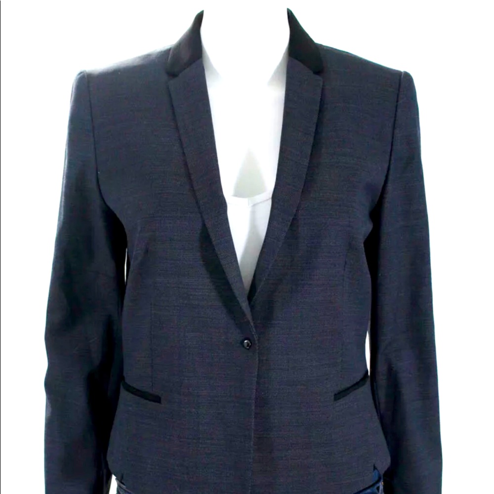 ELIE TAHARI BLUE FITTED BLAZER SIZE 8